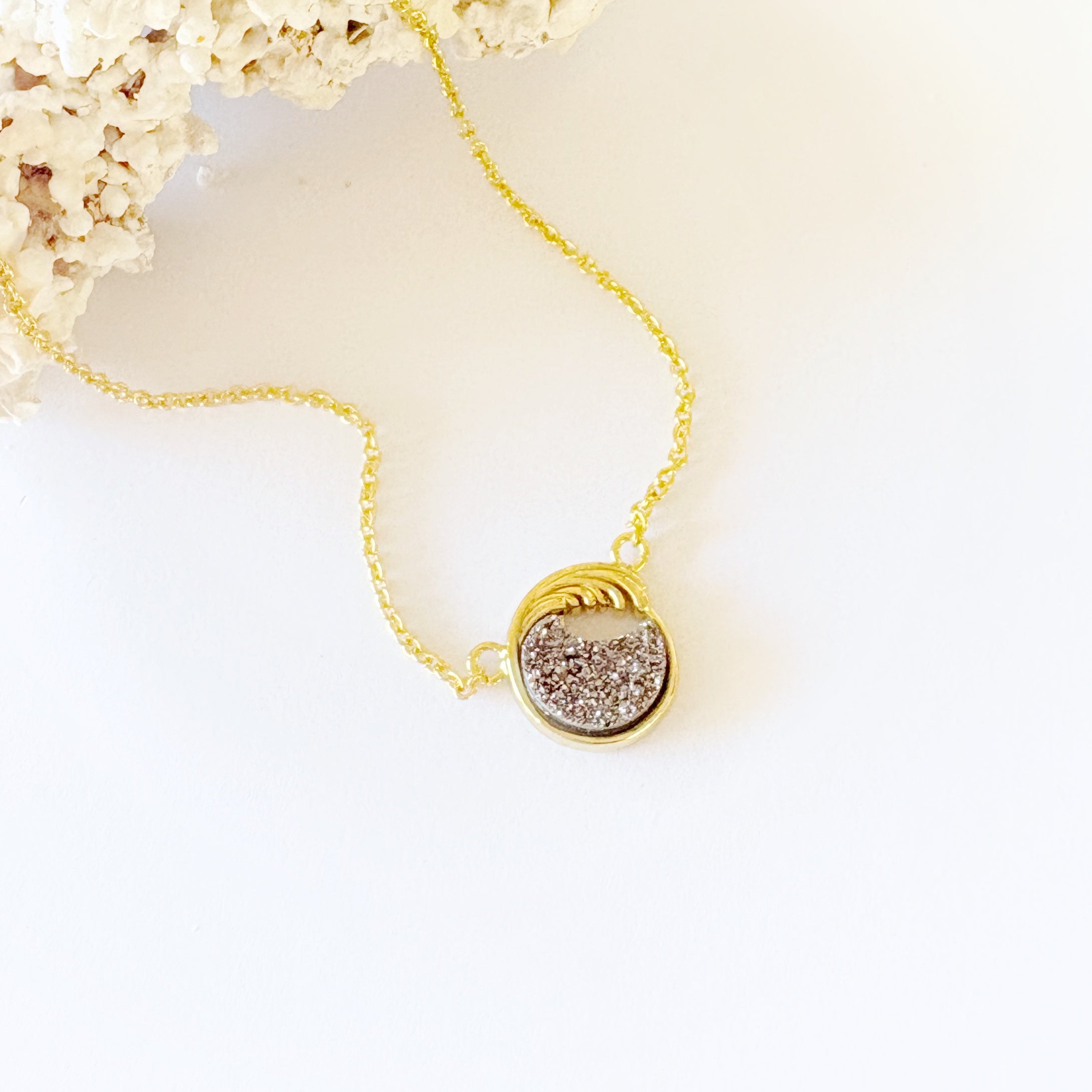 Druzy Stone Circular Wave Necklace