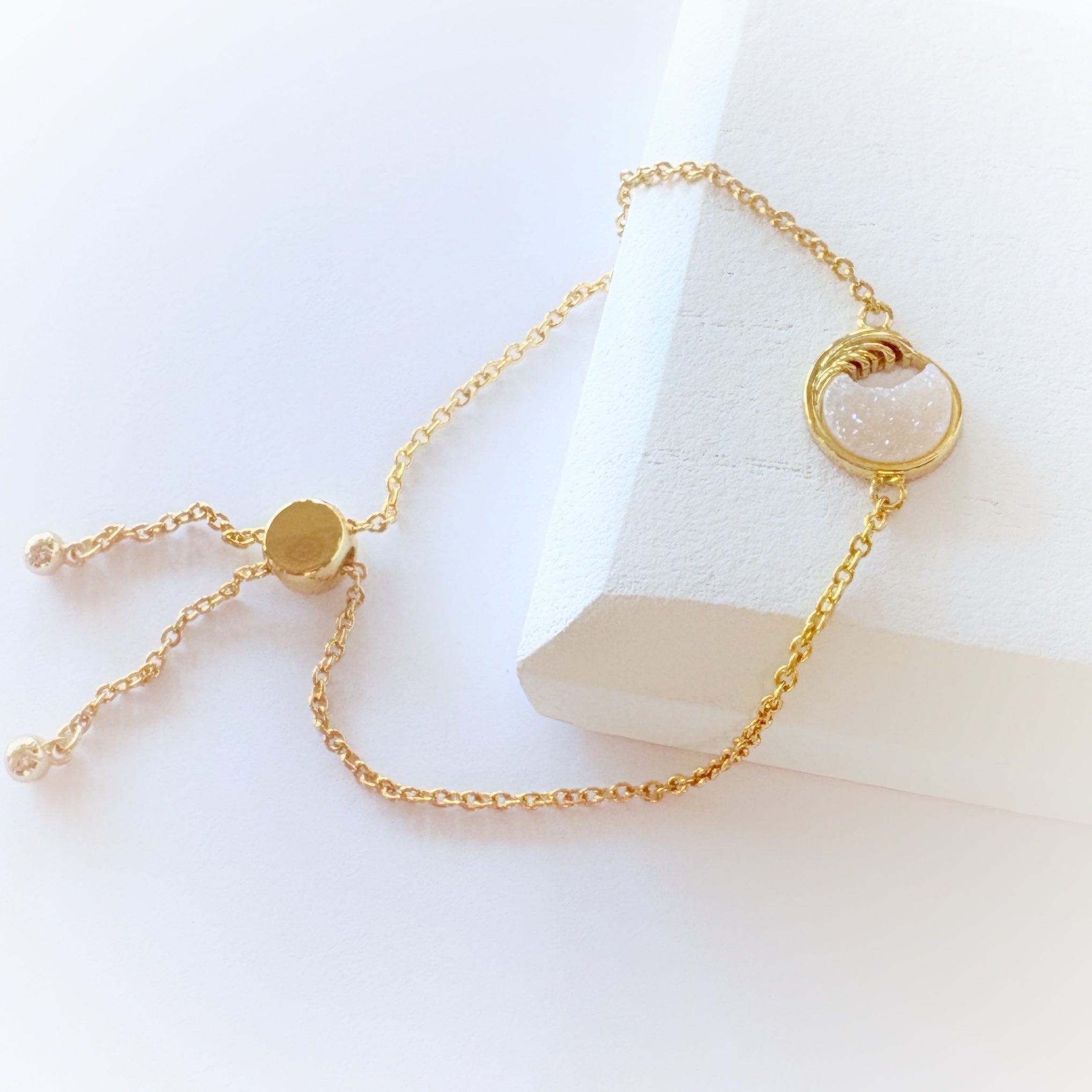 Druzy Stone Circular Wave Bracelet