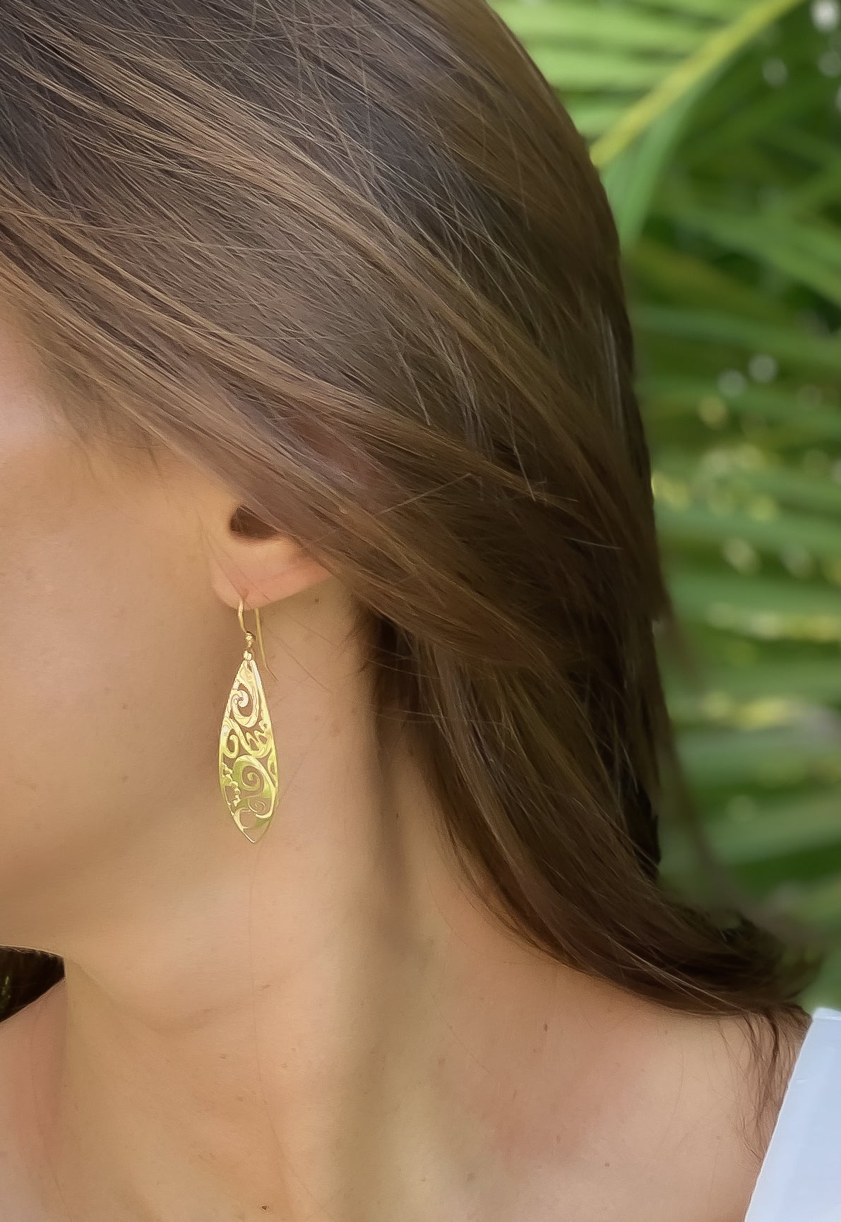 Local Hawaii Jewelry, Island Jewelry, Handcrafted in Hawaii, Hawaiian design jewelry, Hawaii jewelry, ocean wave earrings, Hawaiian gold dangling earrings, Hawaiian silver dangling earrings
