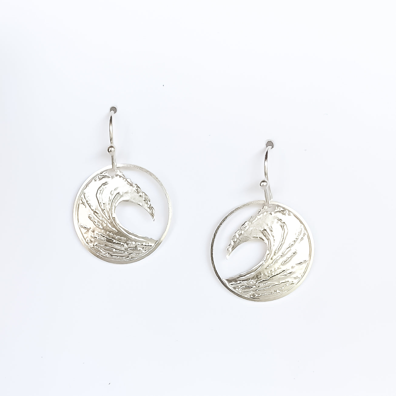 Local Hawaii Jewelry, Island Jewelry, Handcrafted in Hawaii, Hawaiian design jewelry, Hawaii jewelry, ocean wave earrings, Hawaiian gold dangling earrings, Hawaiian silver dangling earrings