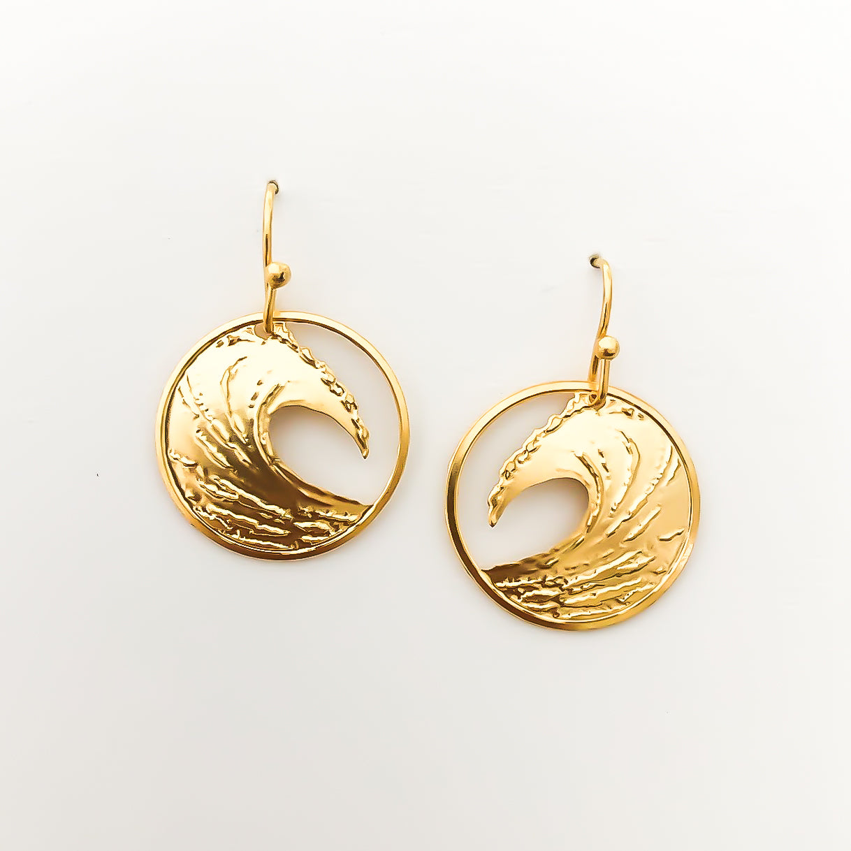 Local Hawaii Jewelry, Island Jewelry, Handcrafted in Hawaii, Hawaiian design jewelry, Hawaii jewelry, ocean wave earrings, Hawaiian gold dangling earrings, Hawaiian silver dangling earrings