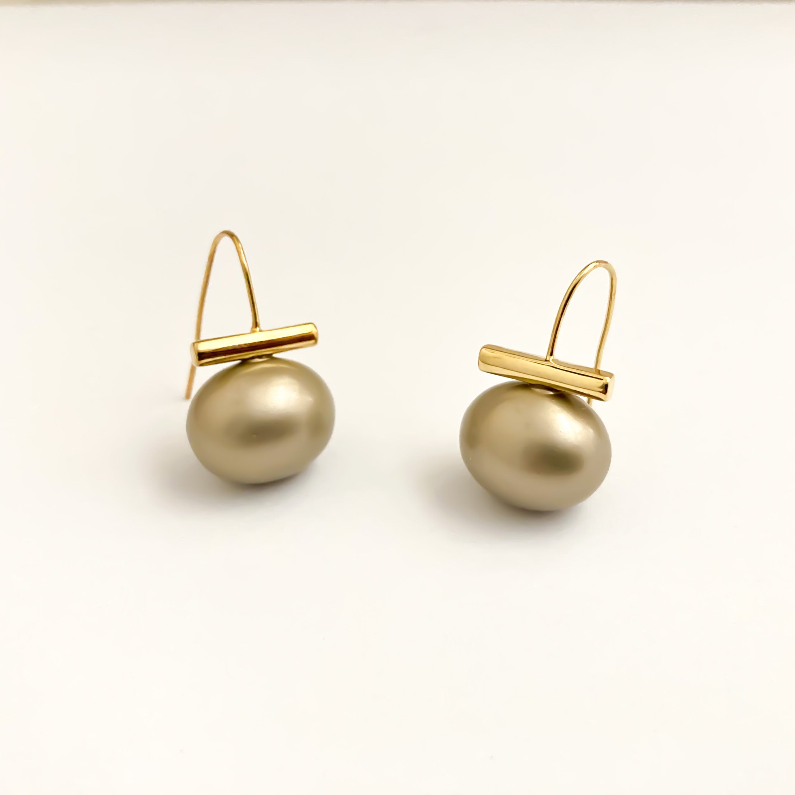 island jewelry, hawaiian pearl jewelry, pearl earring, pearl dangle earrings, hawaiian pearl