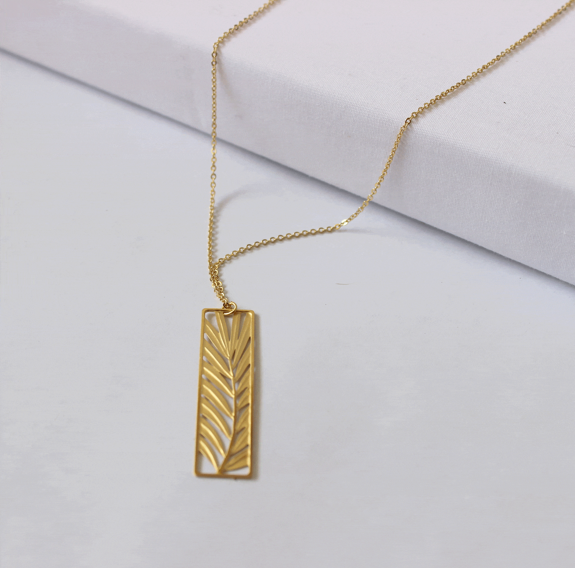 Niu Coconut Palm Necklace