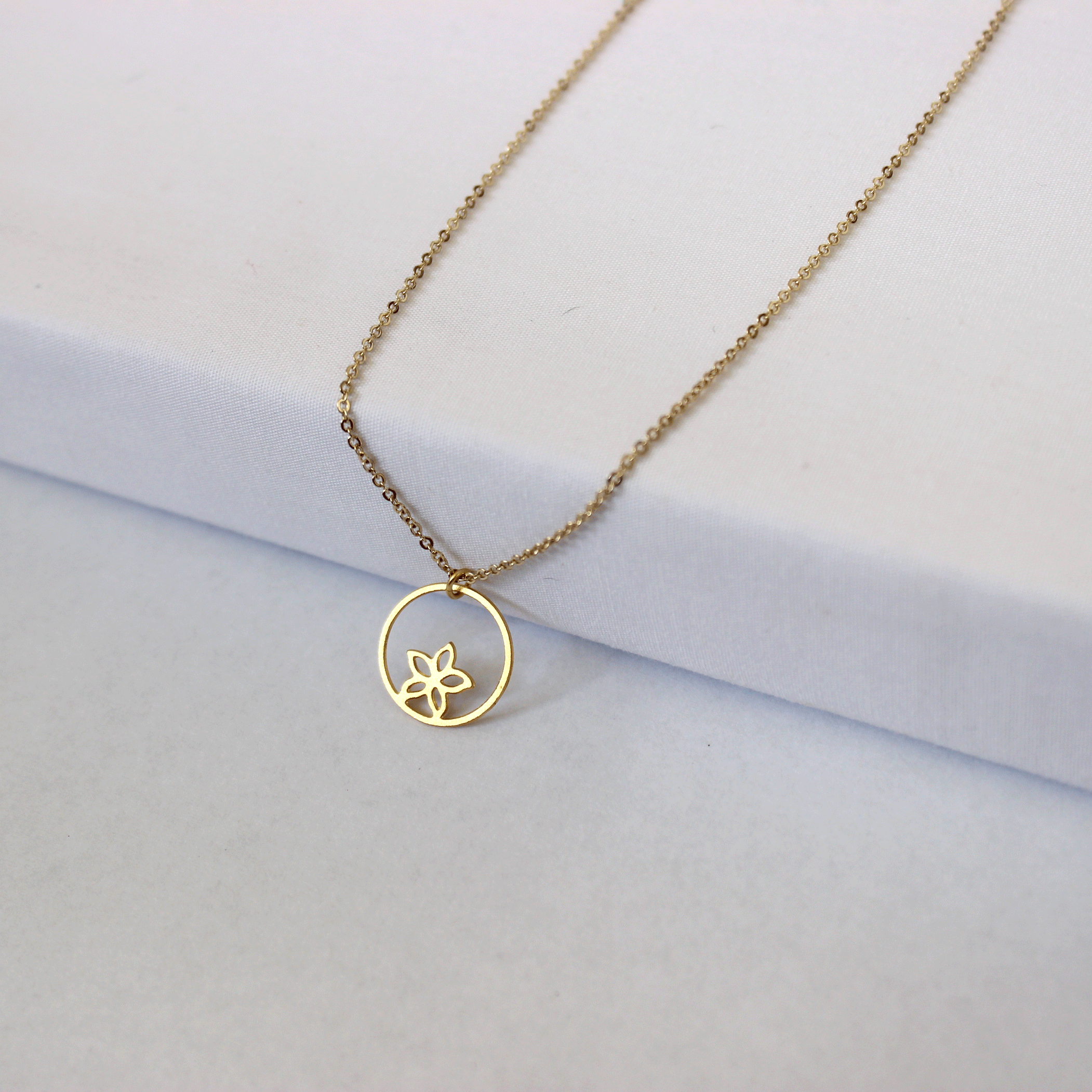 Circle Flower Necklace