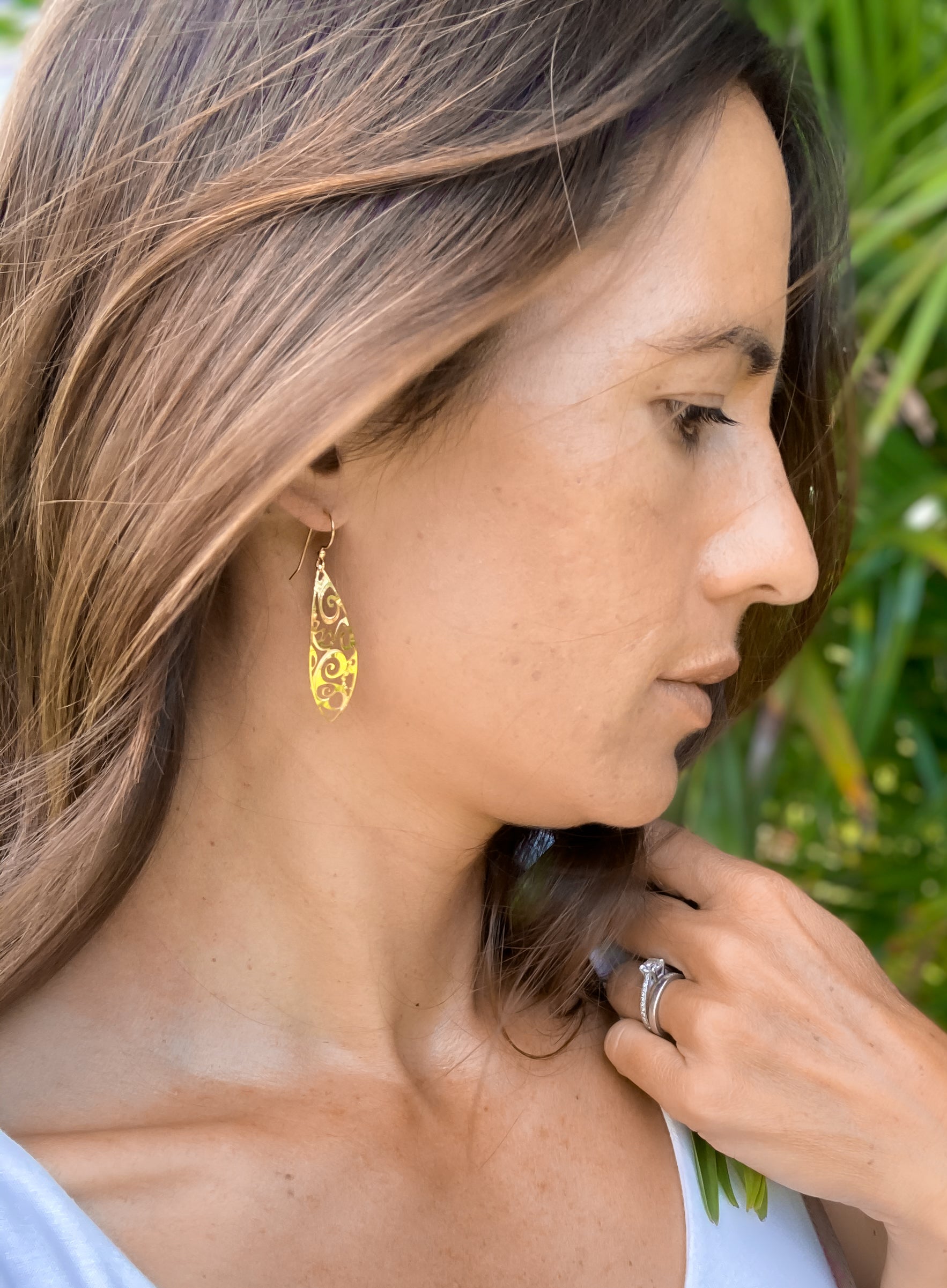 Local Hawaii Jewelry, Island Jewelry, Handcrafted in Hawaii, Hawaiian design jewelry, Hawaii jewelry, ocean wave earrings, Hawaiian gold dangling earrings, Hawaiian silver dangling earrings 
