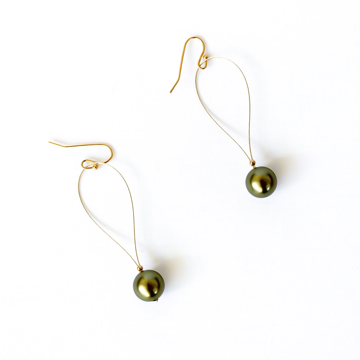 Hawaiian Pearl, Island jewelry, Hawaiian Pearl jewelry, Hawaiian Pearl Drop earrings, Hawaii pearl earrings, Handmade in Hawaii , Pearl dangle earrings Edit alt text