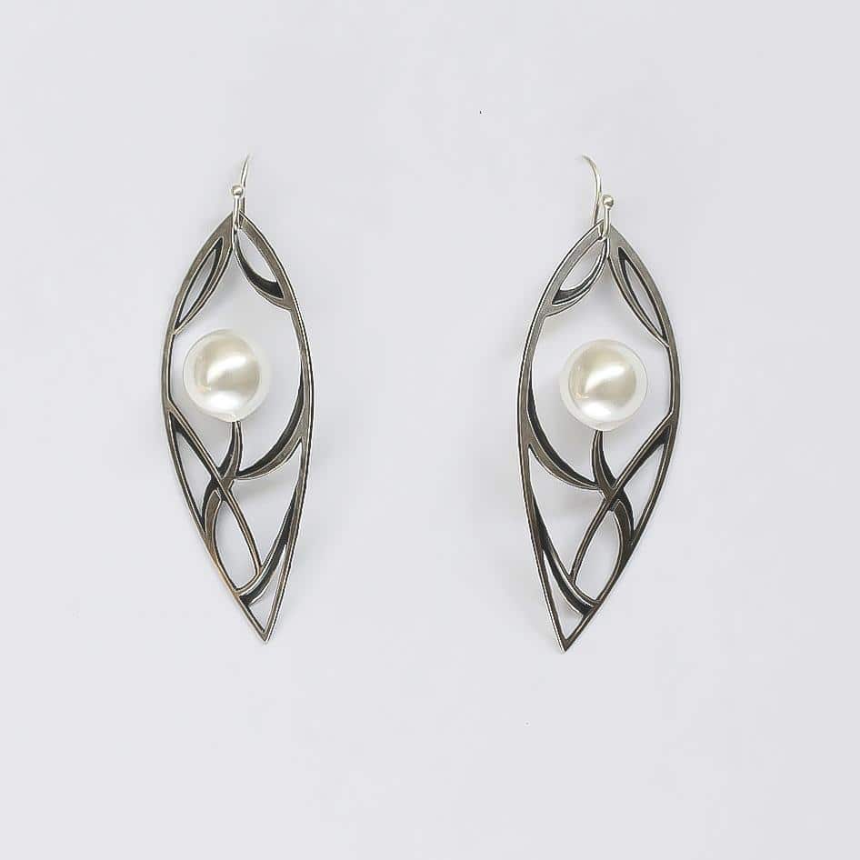 Crescent Laua'e Pearl Earring