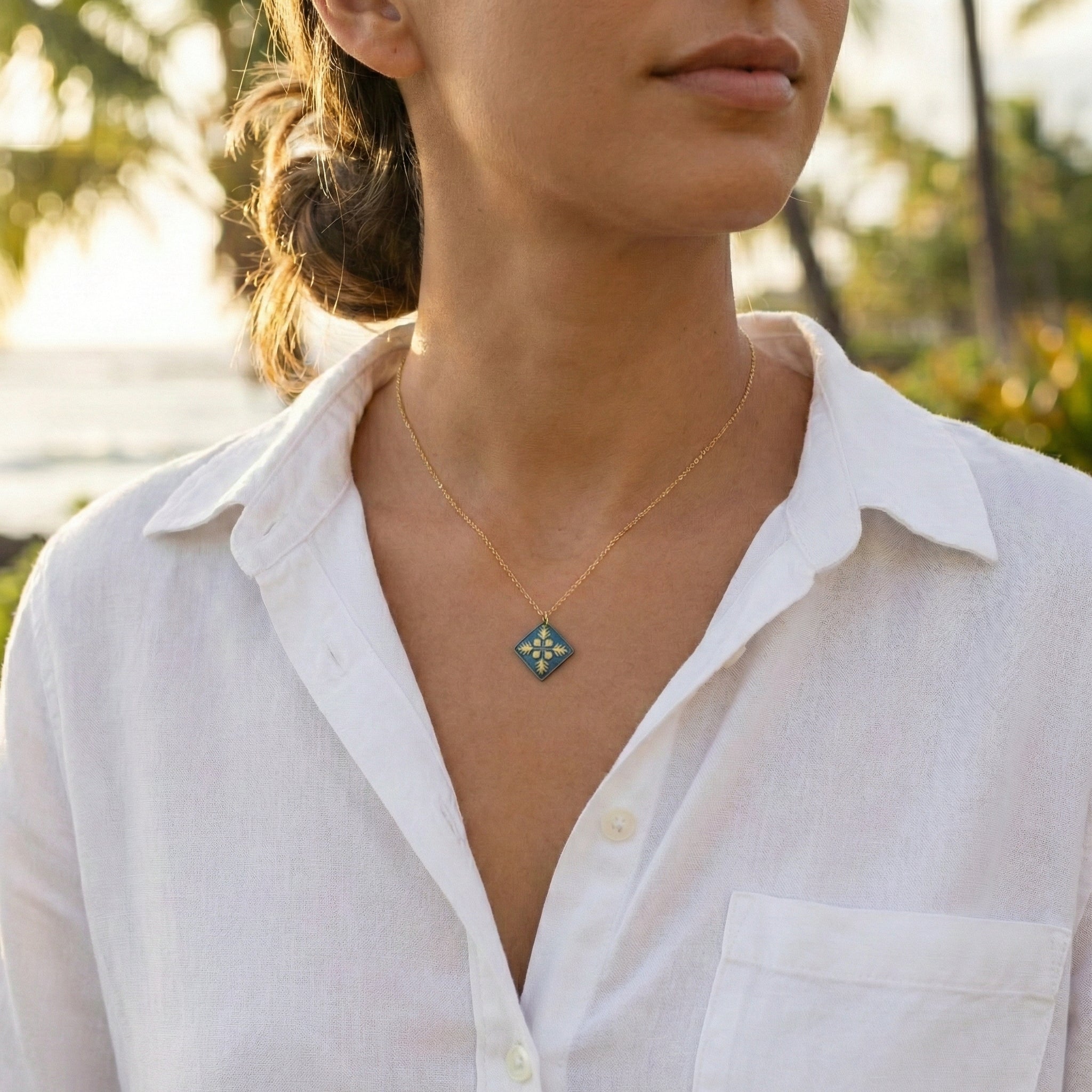 Ulu Quilt Blue Accent Necklace