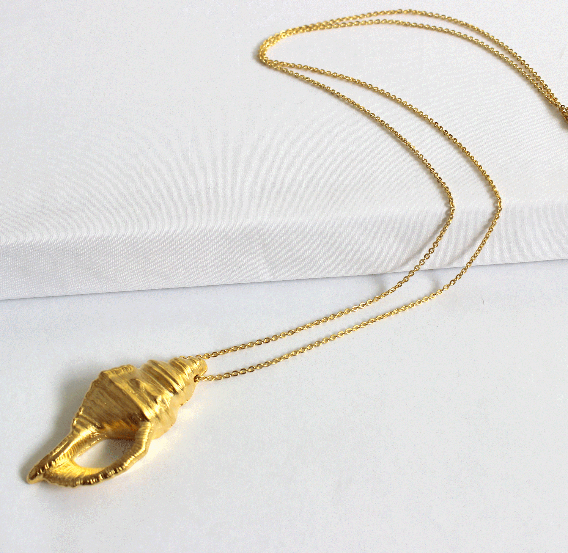 Ma Ke Kai Hawaiian Cast Necklace