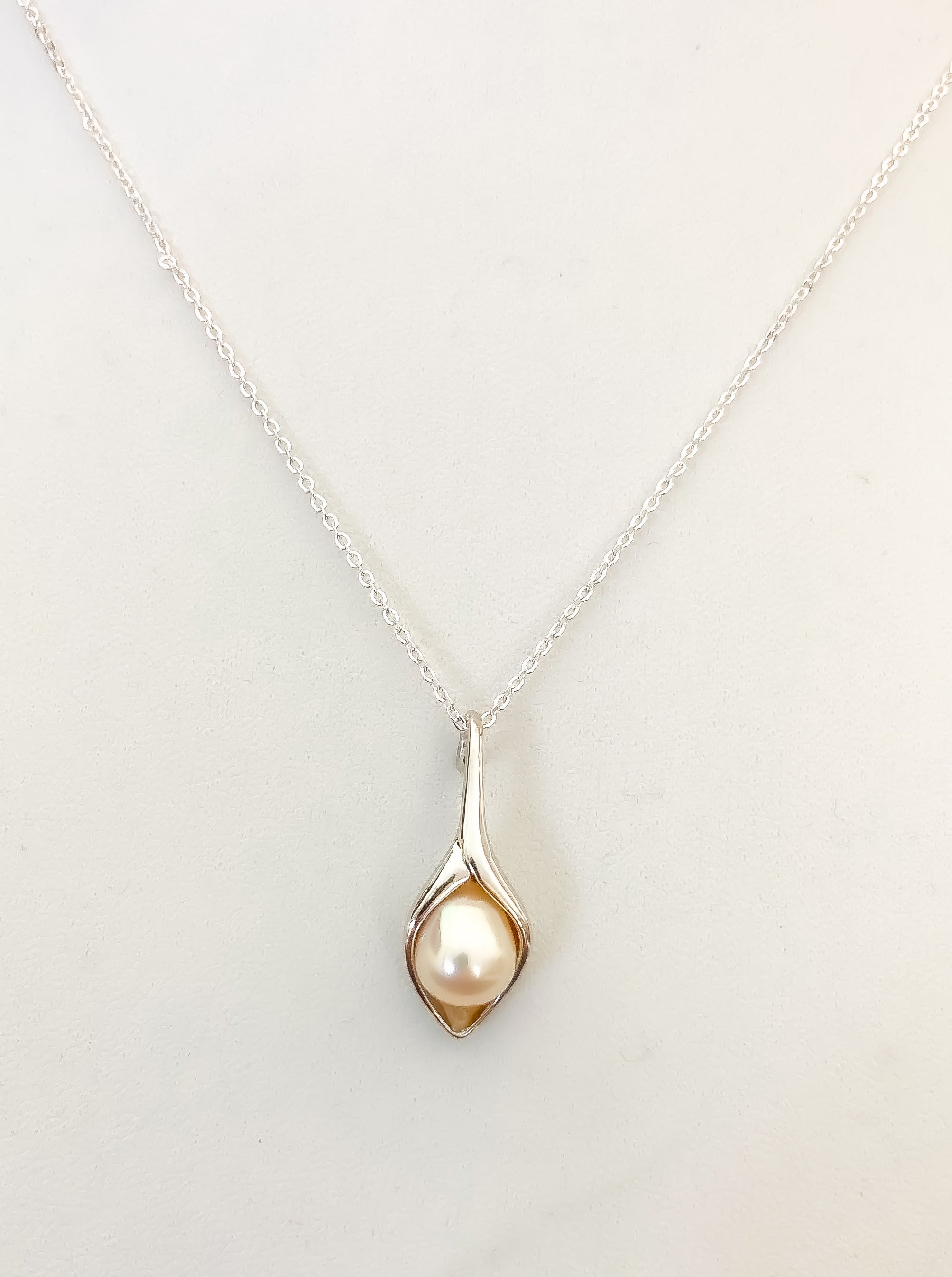 Lily Freshwater Pearl Necklace